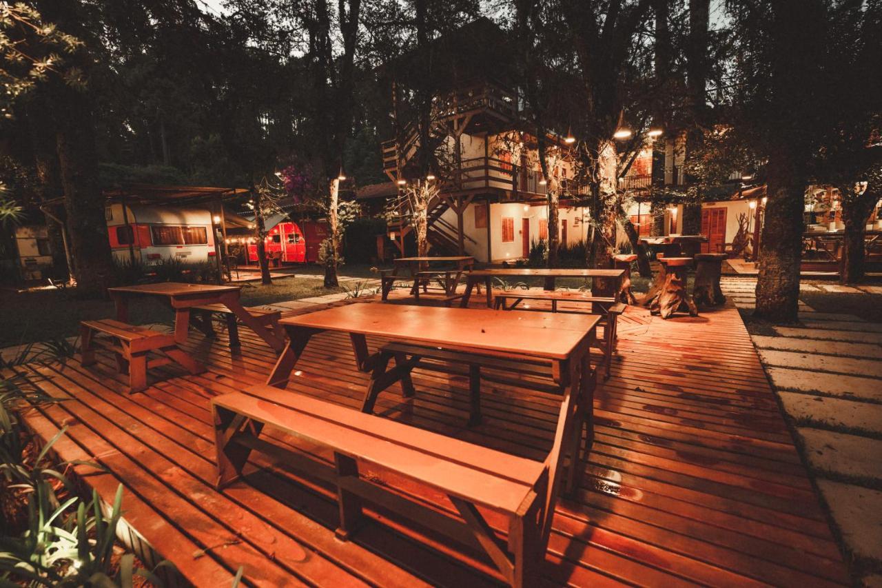 Acampamento La Brume Trailers *