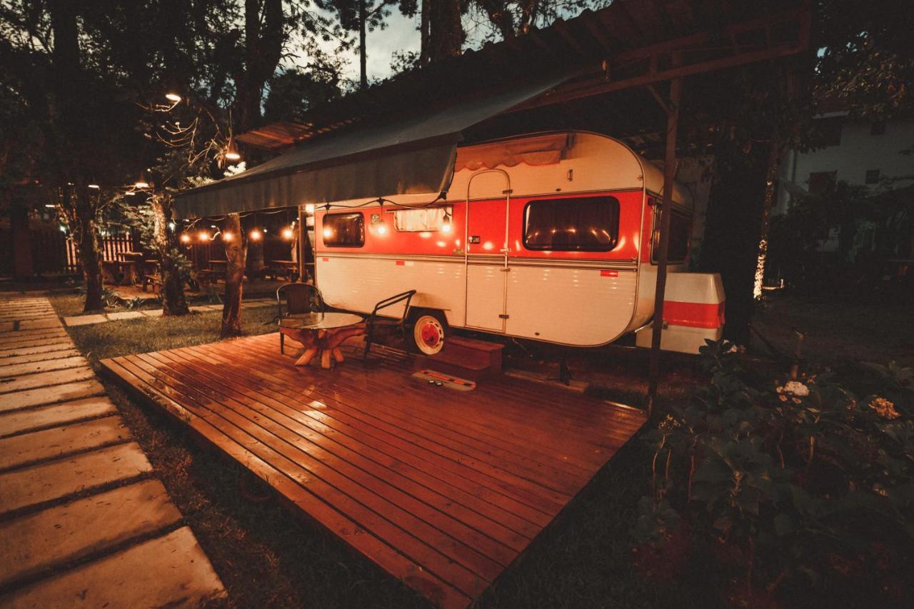 Acampamento La Brume Trailers